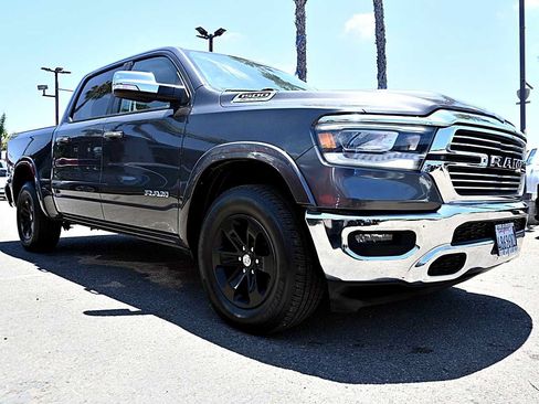 Used 2019 RAM 1500 Laramie AWD/4WD image 3