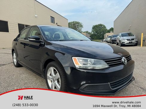 Used 2013 Volkswagen Jetta SE FWD image 1