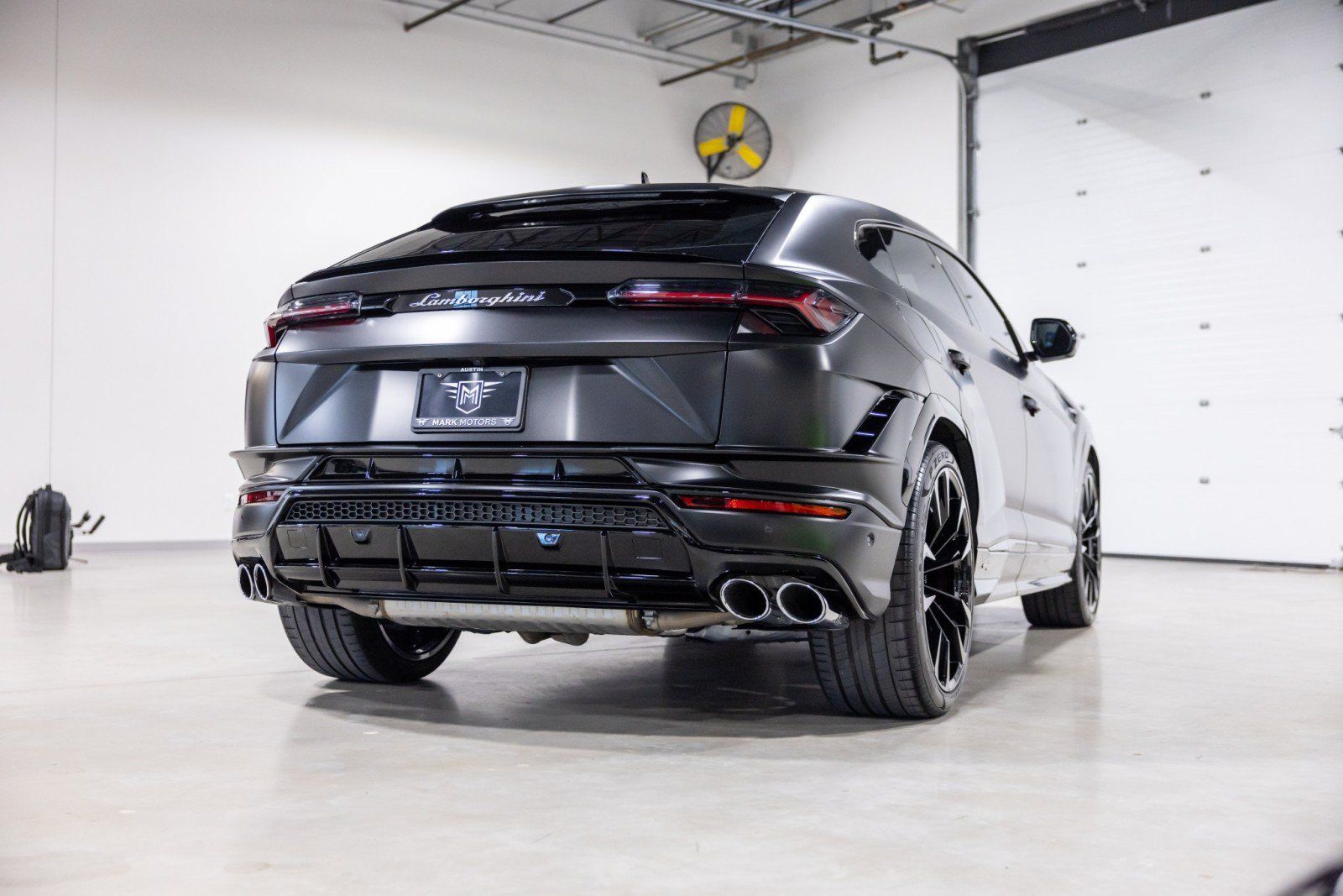 Used 2024 Lamborghini Urus S AWD/4WD image 4