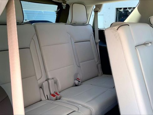 Used 2021 GMC Yukon Denali w/ Denali Premium Package AWD/4WD image 25