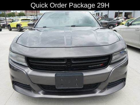 Used 2016 Dodge Charger SXT RWD image 2