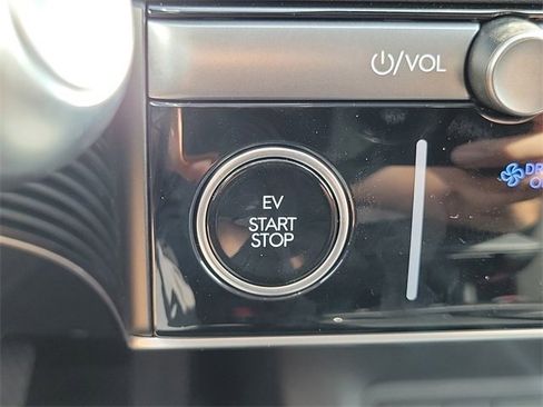 New 2026 Hyundai Ioniq 5 SE image 8