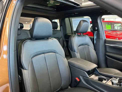 New 2026 Jeep Grand Cherokee Limited AWD/4WD image 33