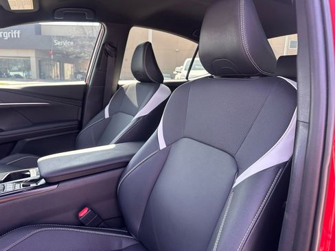 Used 2025 Toyota Camry SE w/ Convenience Package image 17