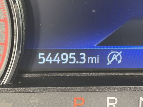 Used 2021 Ford Explorer XLT w/ Equipment Group 202A image 5