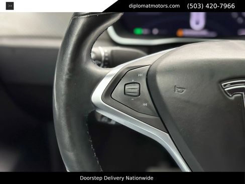 Used 2017 Tesla Model X 75D image 31