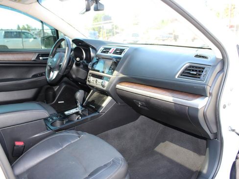 Used 2017 Subaru Outback 2.5i Limited AWD/4WD image 16