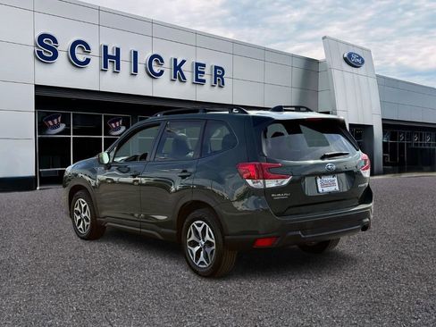 Used 2024 Subaru Forester Premium image 3