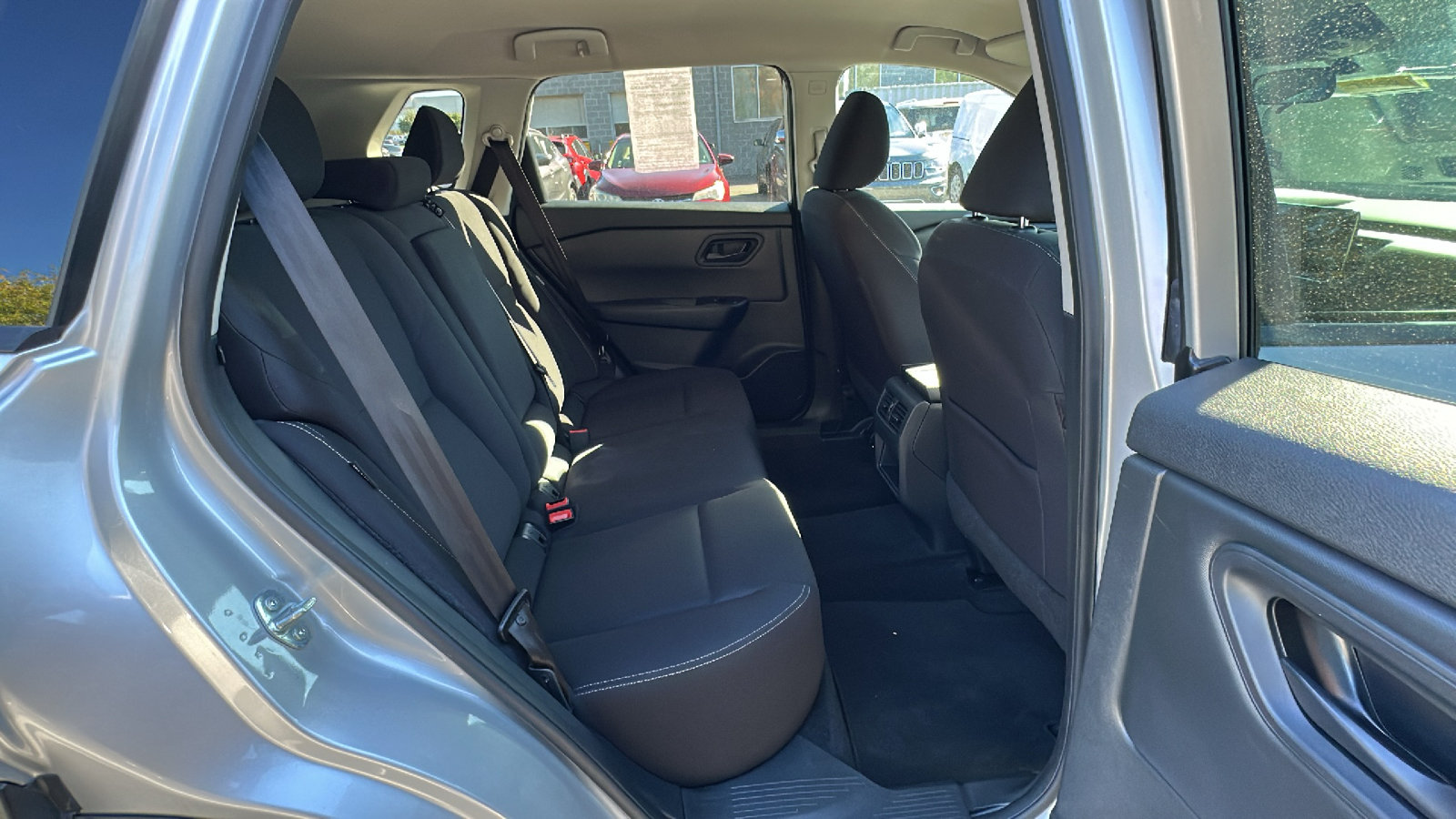 Used 2024 Nissan Rogue S AWD/4WD image 23