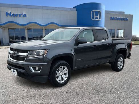 Used 2016 Chevrolet Colorado LT w/ LT Convenience Package image 2