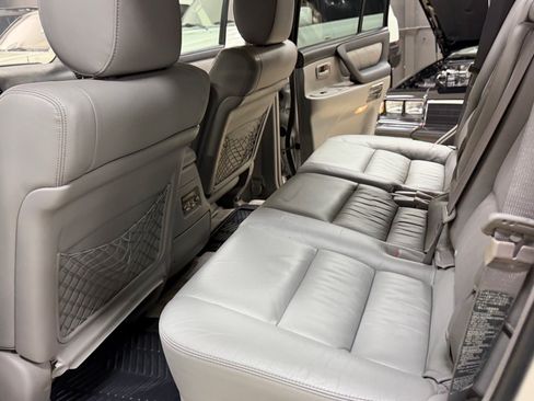 Used 2006 Toyota Land Cruiser AWD/4WD image 23
