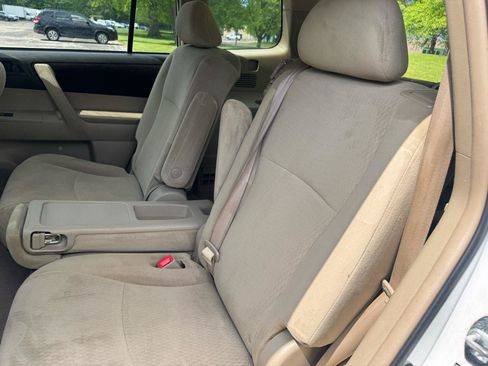 Used 2010 Toyota Highlander 2WD image 34