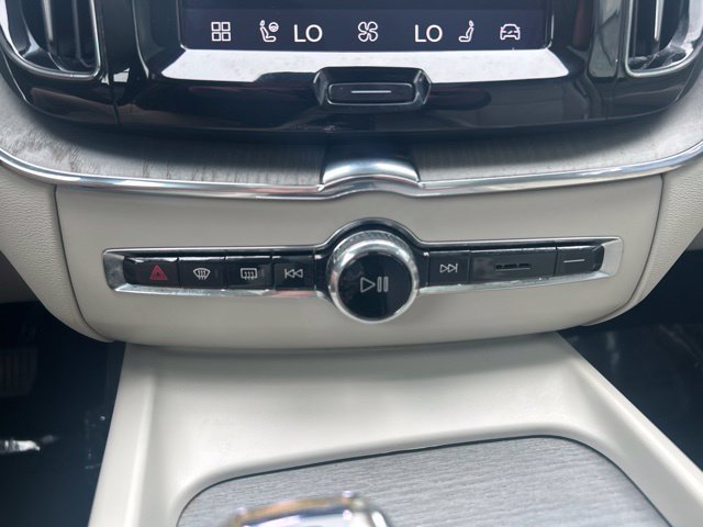 Certified 2023 Volvo XC60 B6 Ultimate w/ Climate Package AWD/4WD image 27