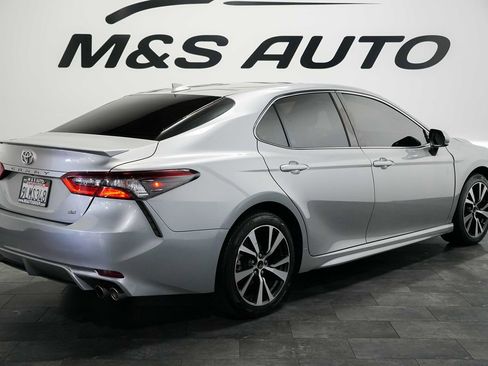 Used 2021 Toyota Camry SE FWD image 4