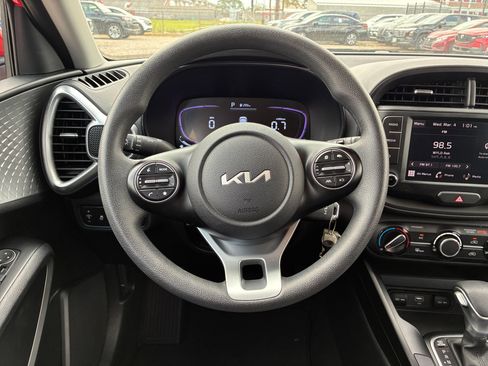 Used 2025 Kia Soul LX w/ LX Technology Package image 27