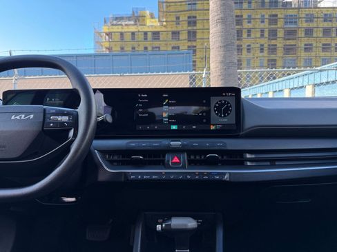 Used 2025 Kia K4 LXS image 18