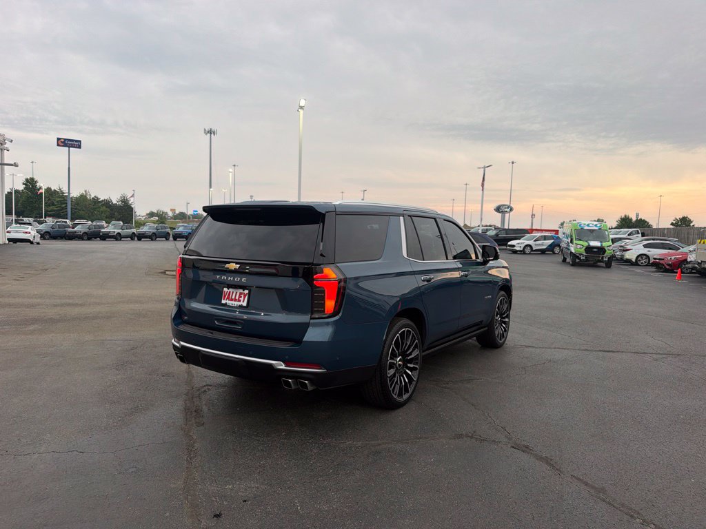 Used 2025 Chevrolet Tahoe High Country AWD/4WD image 8