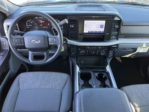 Used 2025 Ford F250 XLT w/ FX4 Off-Road Package image 12