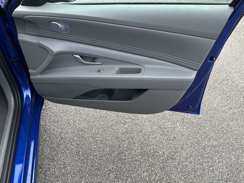 Certified 2025 Hyundai Elantra Sport image 14