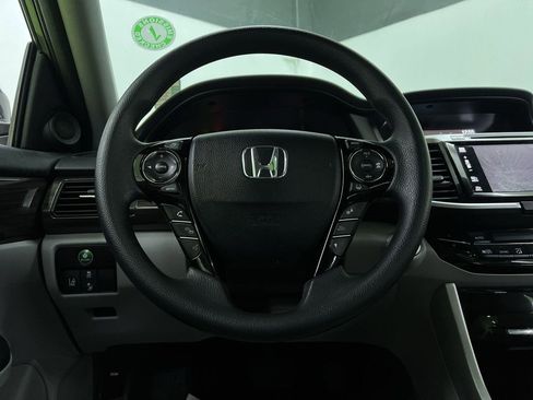 Used 2017 Honda Accord EX image 19