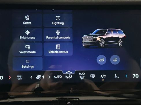 New 2026 Lincoln Navigator Reserve AWD/4WD image 95