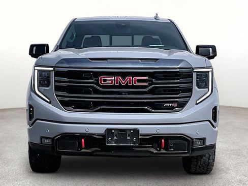 Used 2024 GMC Sierra 1500 AT4 w/ Technology Package AWD/4WD image 4