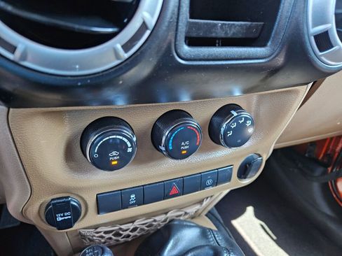 Used 2014 Jeep Wrangler Rubicon image 22