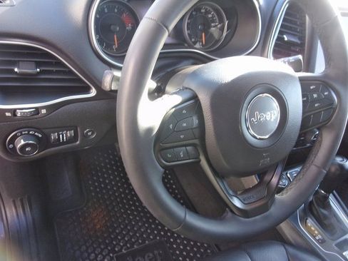 Used 2021 Jeep Cherokee Trailhawk w/ Premium Leather Package image 23