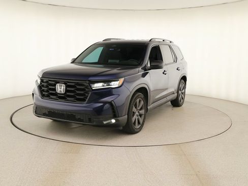 Used 2023 Honda Pilot Sport image 12