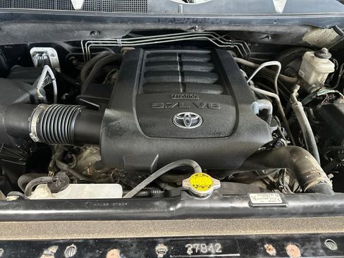 Used 2015 Toyota Tundra SR5 w/ TRD Off Road Package AWD/4WD image 23