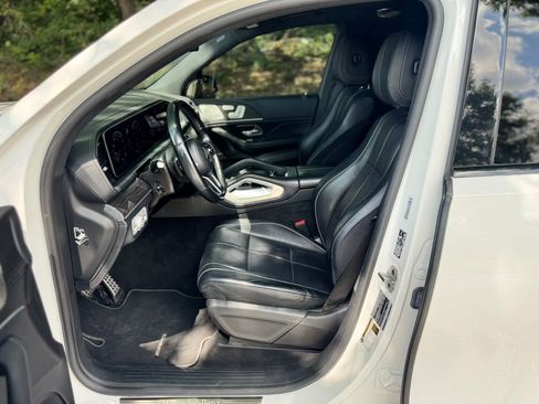 Used 2021 Mercedes-Benz GLS 580 4MATIC image 3