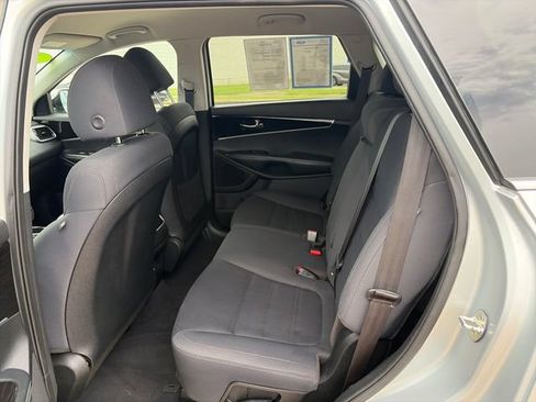Used 2019 Kia Sorento L FWD image 34