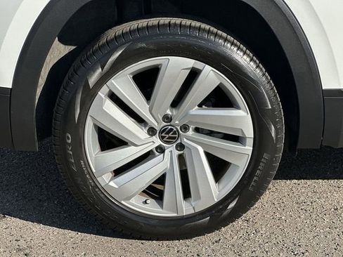 Used 2021 Volkswagen Atlas Cross Sport SE w/ Panoramic Sunroof Package image 32