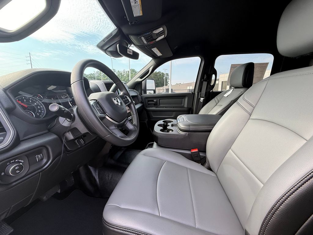 New 2026 RAM 2500 Tradesman AWD/4WD image 4
