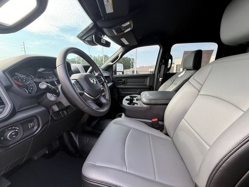 New 2026 RAM 2500 Tradesman AWD/4WD image 4