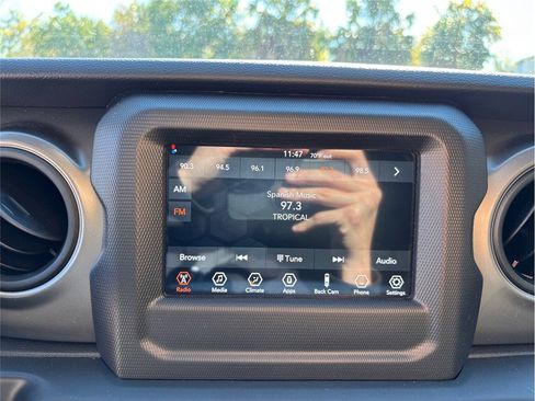 Used 2022 Jeep Wrangler Unlimited Willys image 24