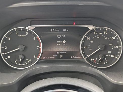 Used 2022 Nissan Rogue SV AWD/4WD image 25