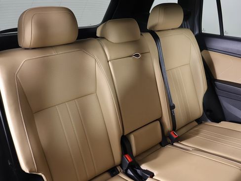 Used 2022 Volkswagen Tiguan SE image 34