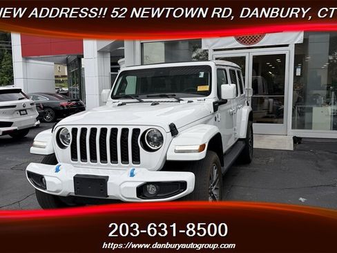 Used 2023 Jeep Wrangler Unlimited Sahara AWD/4WD image 1