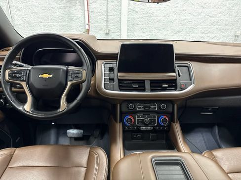 Used 2023 Chevrolet Tahoe High Country AWD/4WD image 12