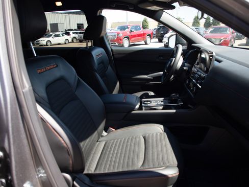 Used 2025 Nissan Pathfinder Rock Creek AWD/4WD image 11