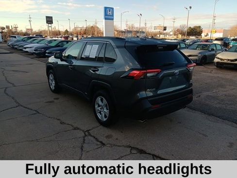 Used 2019 Toyota RAV4 XLE image 7