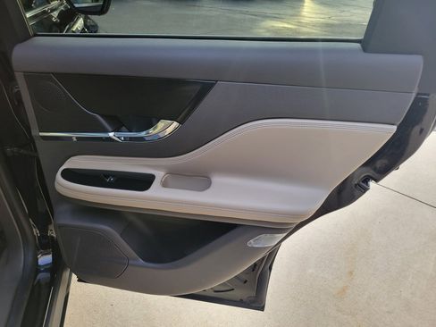 Certified 2024 Lincoln Corsair AWD w/ Equipment Group 101A image 28