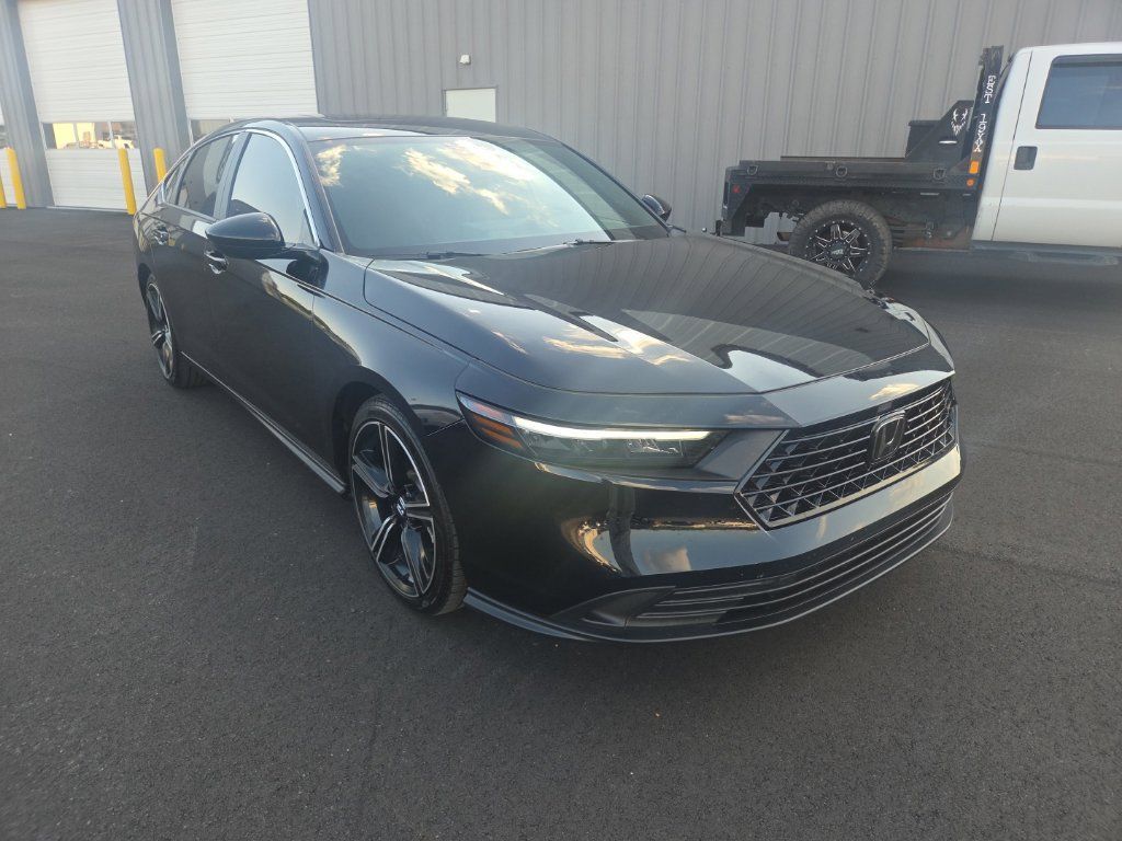 Used 2025 Honda Accord Sport image 1