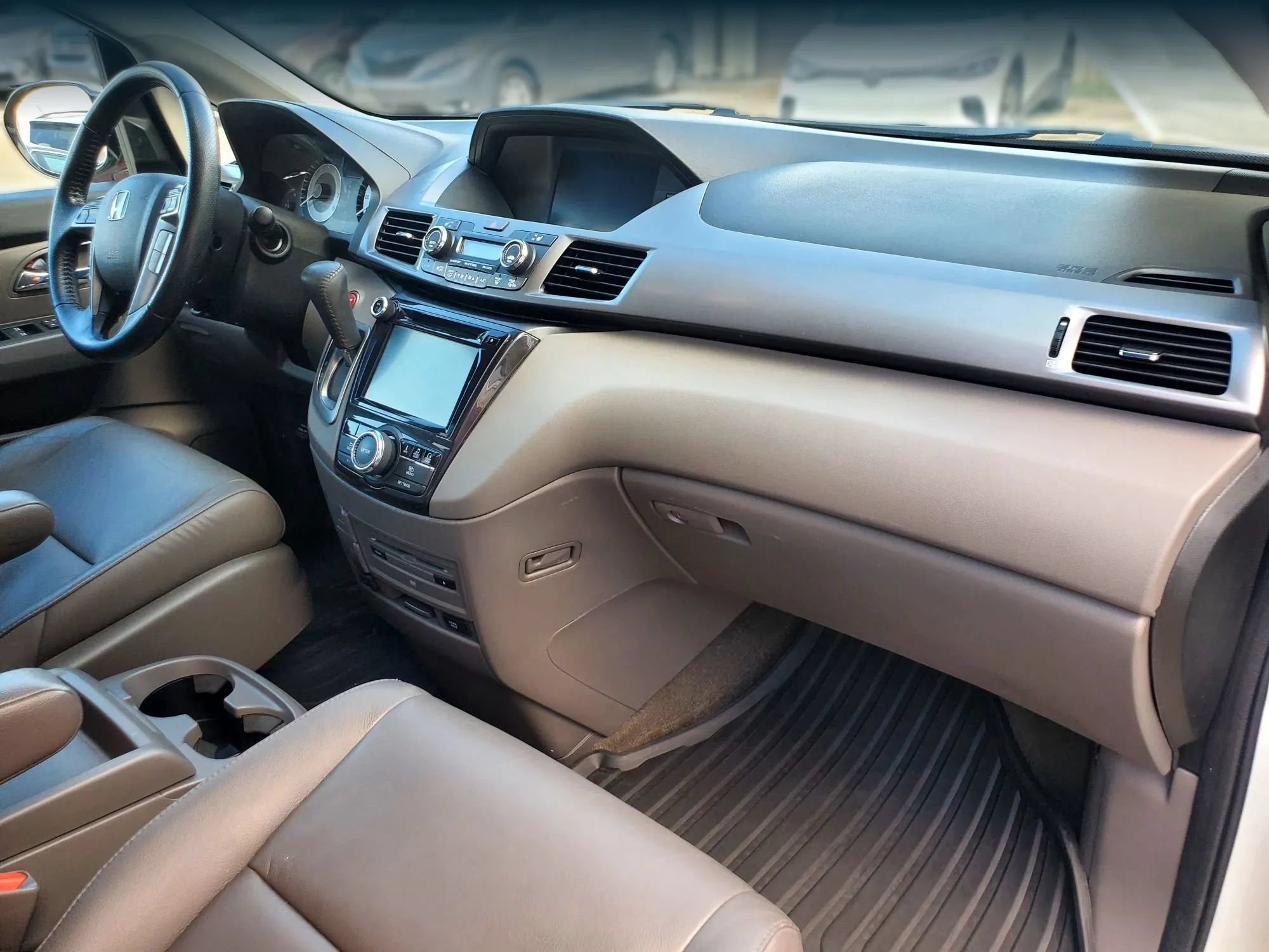 Used 2015 Honda Odyssey Touring Elite image 28