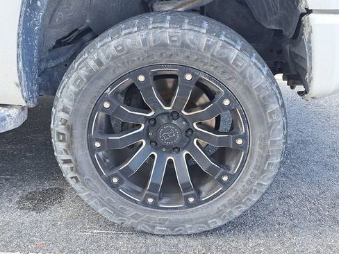 Used 2021 Toyota Tundra Platinum image 3