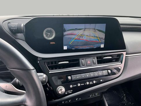 Used 2024 Lexus ES 300h w/ Premium Package FWD image 27
