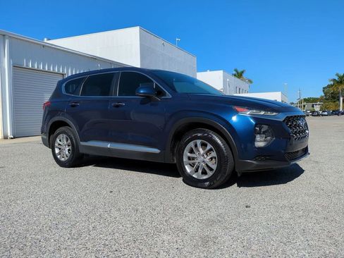 Used 2019 Hyundai Santa Fe SE image 3