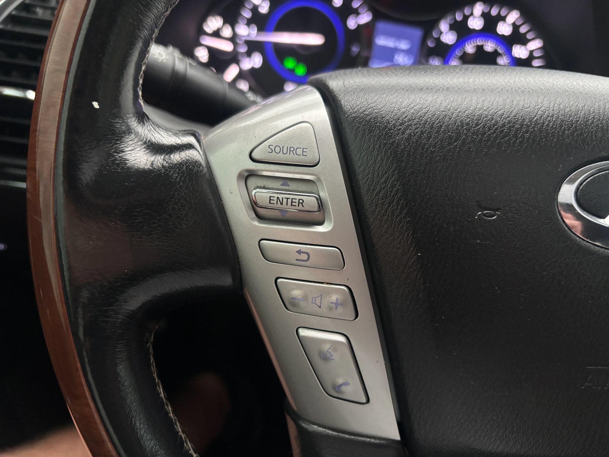 Used 2019 INFINITI QX80 Luxe AWD/4WD image 21