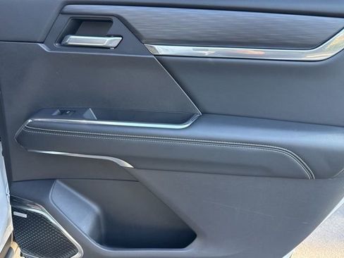 Used 2025 GMC Acadia Elevation image 28